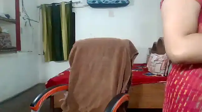 Snapshot of Cute_Mahi22 chatting on 03-18-25, 06:25 Cute Mahi22 online show from 03-18-25, 06:25