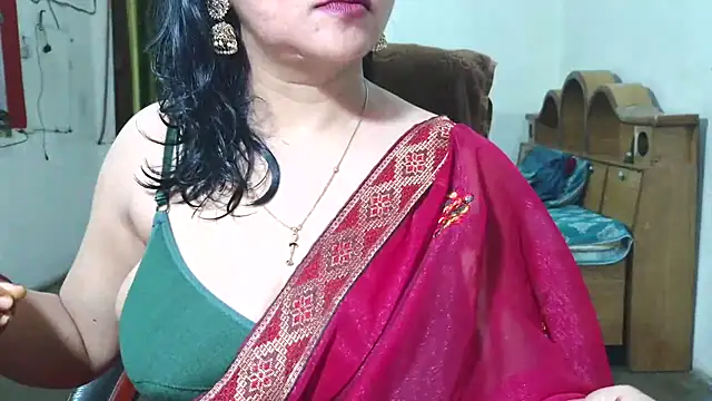 Snapshot of Cute_Mahi22 chatting on 09-21-25, 05:53 Cute Mahi22 online show from 09-21-25, 05:53