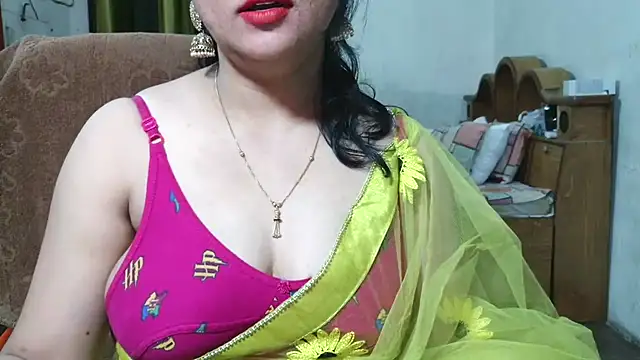 Snapshot of Cute_Mahi22 chatting on 10-13-25, 06:24 Cute Mahi22 online show from 10-13-25, 06:24