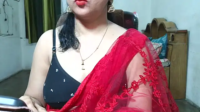Snapshot of Cute_Mahi22 chatting on 10-17-25, 06:16 Cute Mahi22 online show from 10-17-25, 06:16