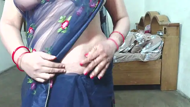 Snapshot of Cute_Mahi22 chatting on 11-08-25, 06:13 Cute Mahi22 online show from 11-08-25, 06:13