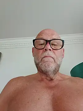 Snapshot of Tempted1973 chatting on 05-29-26, 05:16 Tempted1973 online show from 05-29-26, 05:16