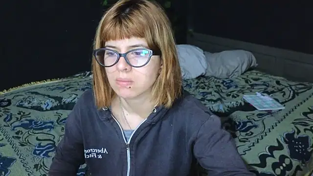 Snapshot of Carlafoxxx chatting on 11-12-25, 02:28 Carlafoxxx online show from 11-12-25, 02:28