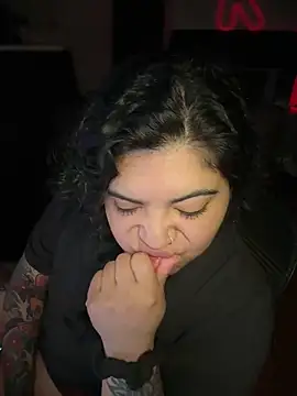 kimmiakiss22 online show from 06-11-26, 03:26