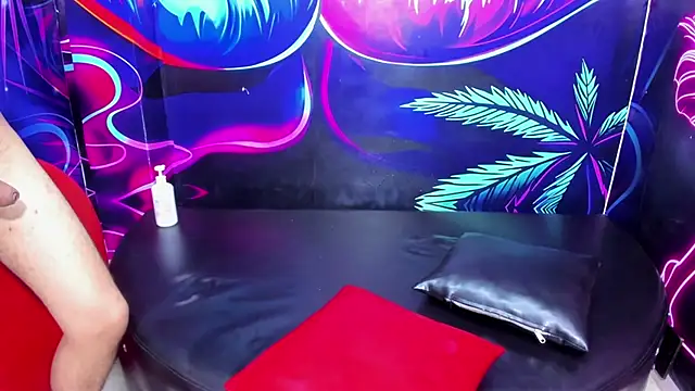 hot-threesome online show from 06-06-26, 11:20