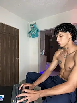 Snapshot of mike_casseano chatting on 09-15-25, 09:04 mike casseano online show from 09-15-25, 09:04