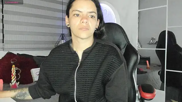 natasha logan  online show from 06-26-26, 04:06