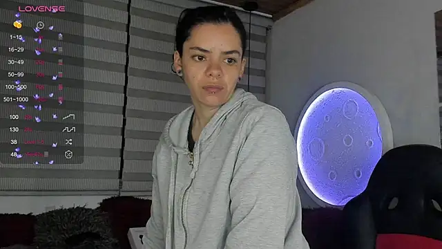 natasha logan  online show from 08-03-26, 04:00