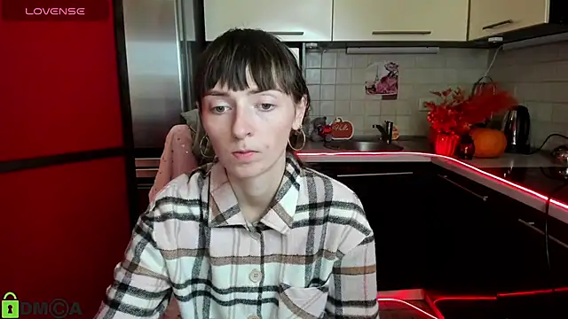 TayanaJons online show from 11-22-25, 08:02