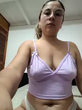 selena gomez2 online show from 04-21-26, 02:04