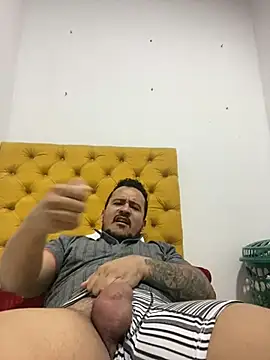 Snapshot of christian_colombian1 chatting on 12-08-24, 04:46 christian colombian1 online show from 12-08-24, 04:46