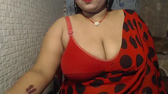 Snapshot of Oh_Maya chatting on 02-09-25, 03:56 Oh Maya online show from 02-09-25, 03:56