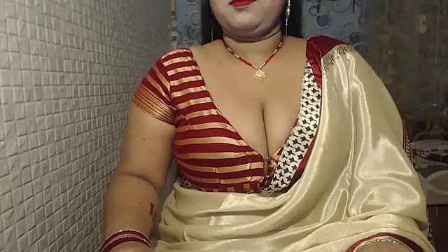 Snapshot of Oh_Maya chatting on 02-20-25, 01:30 Oh Maya online show from 02-20-25, 01:30