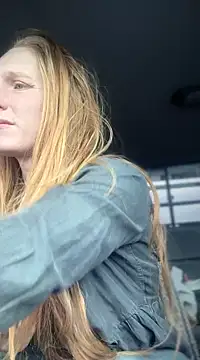 GoldenFlameGoddess online show from 03-19-25, 09:16