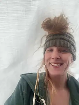 GoldenFlameGoddess online show from 03-23-25, 12:15