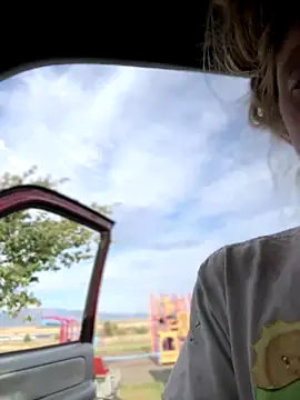 GoldenFlameGoddess online show from 09-19-25, 12:12