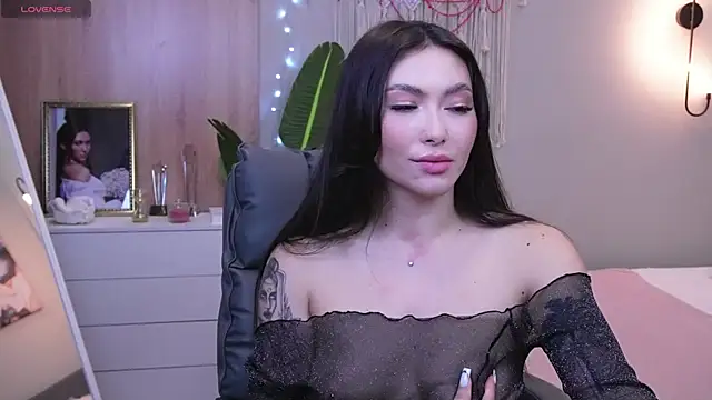 Snapshot of Molly_Jons chatting on 03-16-25, 04:09 Molly Jons online show from 03-16-25, 04:09