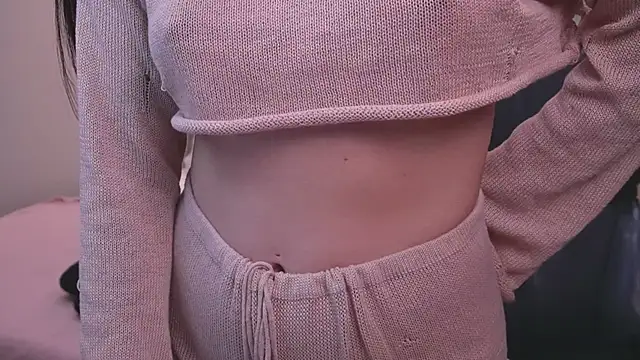 Snapshot of Molly_Jons chatting on 02-03-26, 01:04 Molly Jons online show from 02-03-26, 01:04