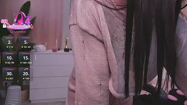 Snapshot of Molly_Jons chatting on 02-28-26, 01:06 Molly Jons online show from 02-28-26, 01:06