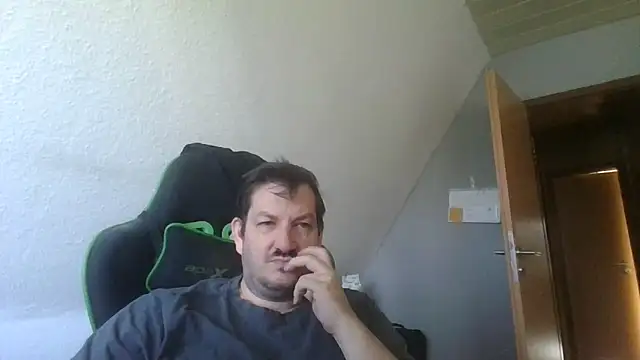 Golffahrer1982 online show from 09-22-25, 08:27