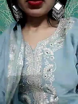 Snapshot of Noor_Darliing chatting on 01-18-25, 08:40 Noor Darliing online show from 01-18-25, 08:40