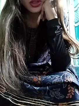 Snapshot of Noor_Darliing chatting on 03-08-25, 03:24 Noor Darliing online show from 03-08-25, 03:24