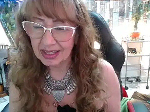 Snapshot of KarimaSarabe chatting on 01-13-25, 11:38 KarimaSarabe online show from 01-13-25, 11:38