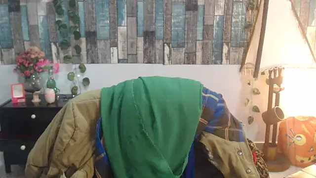 Snapshot of KarimaSarabe chatting on 11-10-25, 10:31 KarimaSarabe online show from 11-10-25, 10:31