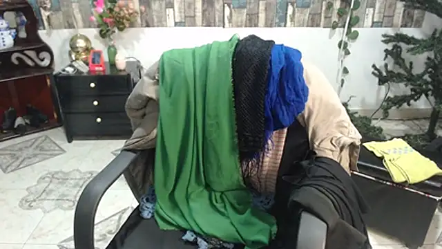 Snapshot of KarimaSarabe chatting on 11-27-25, 01:18 KarimaSarabe online show from 11-27-25, 01:18