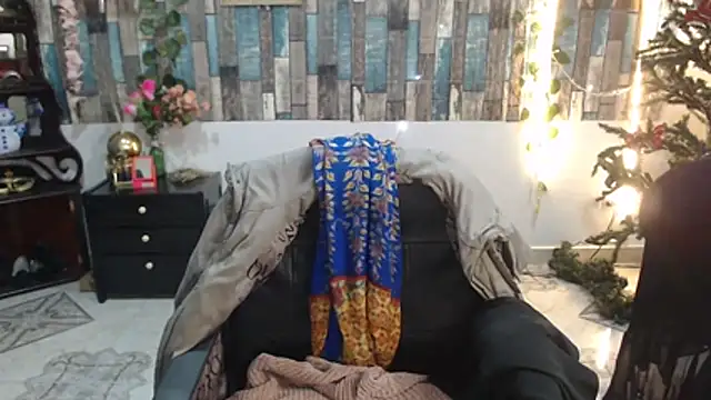 Snapshot of KarimaSarabe chatting on 12-04-25, 09:23 KarimaSarabe online show from 12-04-25, 09:23