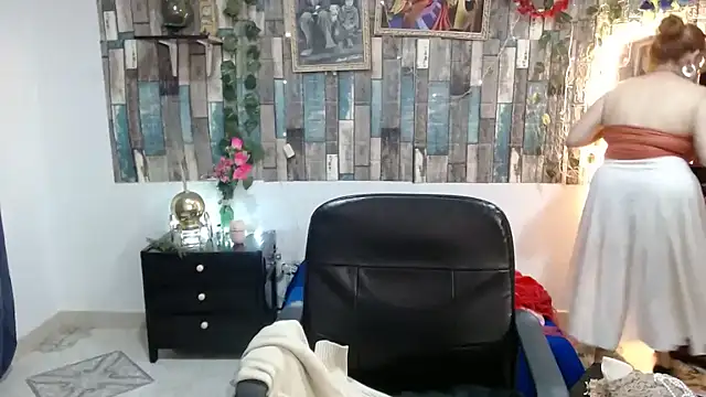 Snapshot of KarimaSarabe chatting on 01-09-26, 10:00 KarimaSarabe online show from 01-09-26, 10:00