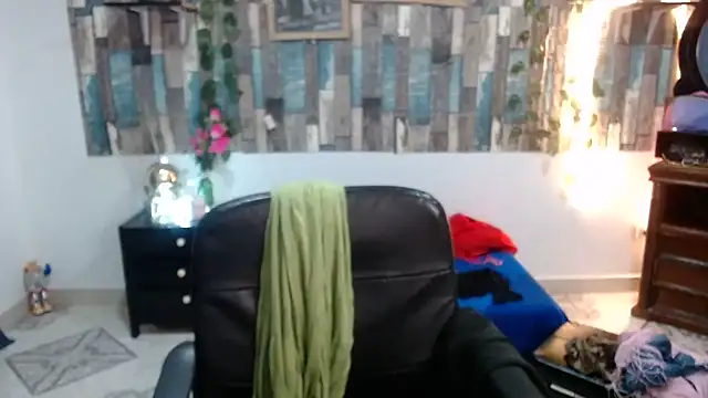 Snapshot of KarimaSarabe chatting on 02-06-26, 09:07 KarimaSarabe online show from 02-06-26, 09:07