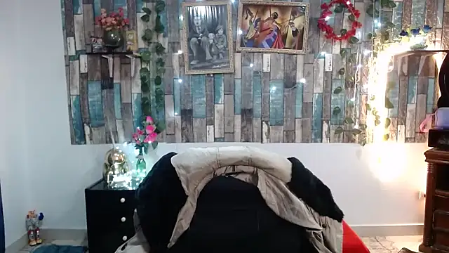 Snapshot of KarimaSarabe chatting on 02-12-26, 08:15 KarimaSarabe online show from 02-12-26, 08:15