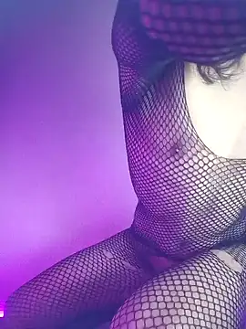 Snapshot of Victor-and-shelly chatting on 09-28-25, 06:57 Victor-and-shelly online show from 09-28-25, 06:57