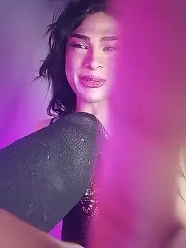 Snapshot of Victor-and-shelly chatting on 10-05-25, 07:17 Victor-and-shelly online show from 10-05-25, 07:17