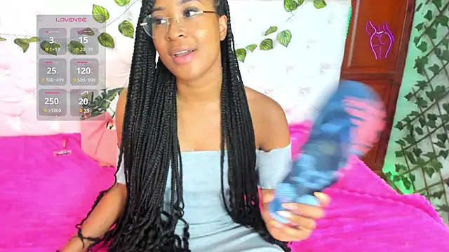 Snapshot of Andrea_Williams24 chatting on 01-28-25, 03:14 Andrea Williams24 online show from 01-28-25, 03:14