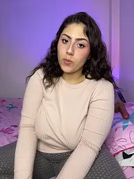 Snapshot of TuWaifuVirtual1 chatting on 03-19-25, 04:57 TuWaifuVirtual1 online show from 03-19-25, 04:57