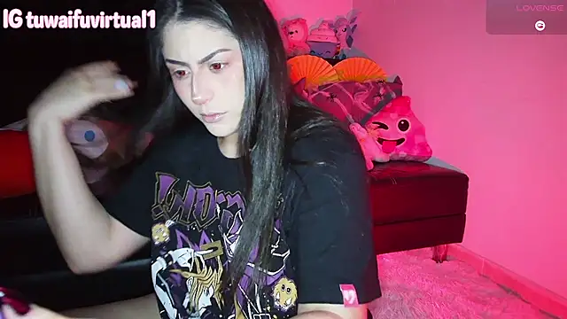 Snapshot of TuWaifuVirtual1 chatting on 10-18-25, 11:05 TuWaifuVirtual1 online show from 10-18-25, 11:05