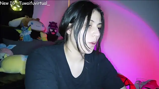 Snapshot of TuWaifuVirtual1 chatting on 11-28-25, 11:18 TuWaifuVirtual1 online show from 11-28-25, 11:18