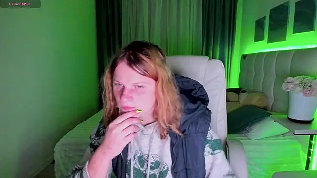 Kathlyn  Heath online show from 10-28-25, 07:16