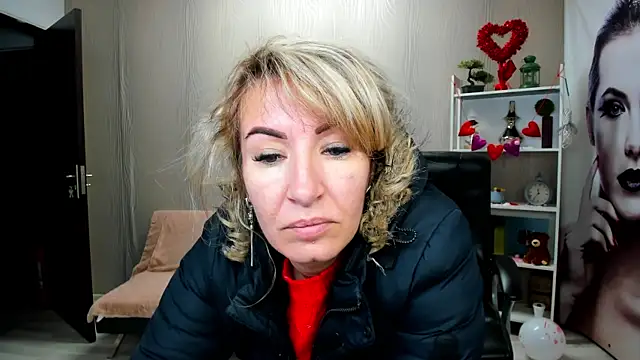 Cassandra Hotty online show from 02-13-25, 03:50