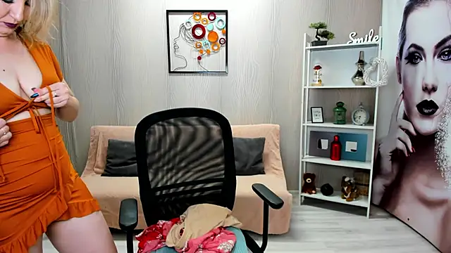 Cassandra Hotty online show from 03-06-25, 04:41