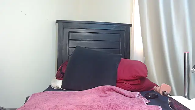 NIKKIE LOVE online show from 03-09-25, 05:00