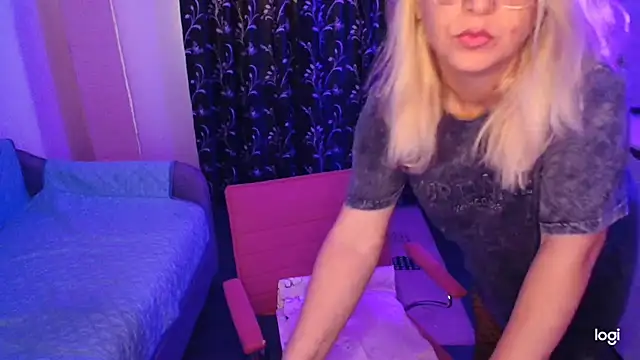 freyyamore1 online show from 07-08-26, 04:50