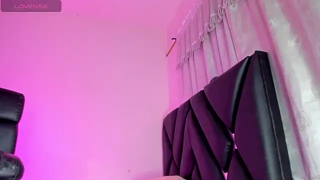 stephany doll  online show from 10-21-25, 04:13