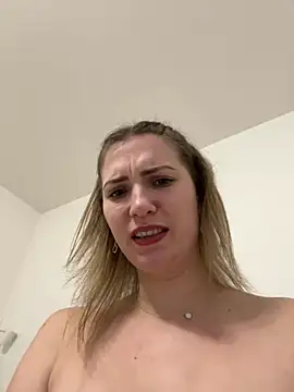 Snapshot of secretcrazy69 chatting on 12-12-24, 02:22 secretcrazy69 online show from 12-12-24, 02:22