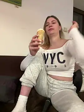 Snapshot of secretcrazy69 chatting on 01-21-25, 05:30 secretcrazy69 online show from 01-21-25, 05:30