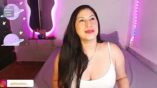 Gabby stone  online show from 12-01-25, 11:32