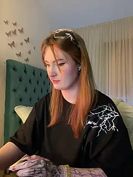 Snapshot of _Chlo__e chatting on 02-15-25, 09:59  Chlo  e online show from 02-15-25, 09:59