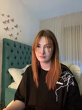 Snapshot of _Chlo__e chatting on 02-16-25, 01:03  Chlo  e online show from 02-16-25, 01:03